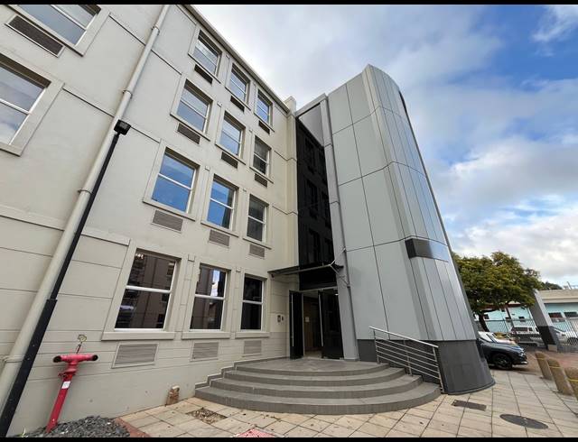 434M² OFFICE TO LET IN RONDEBOSCH